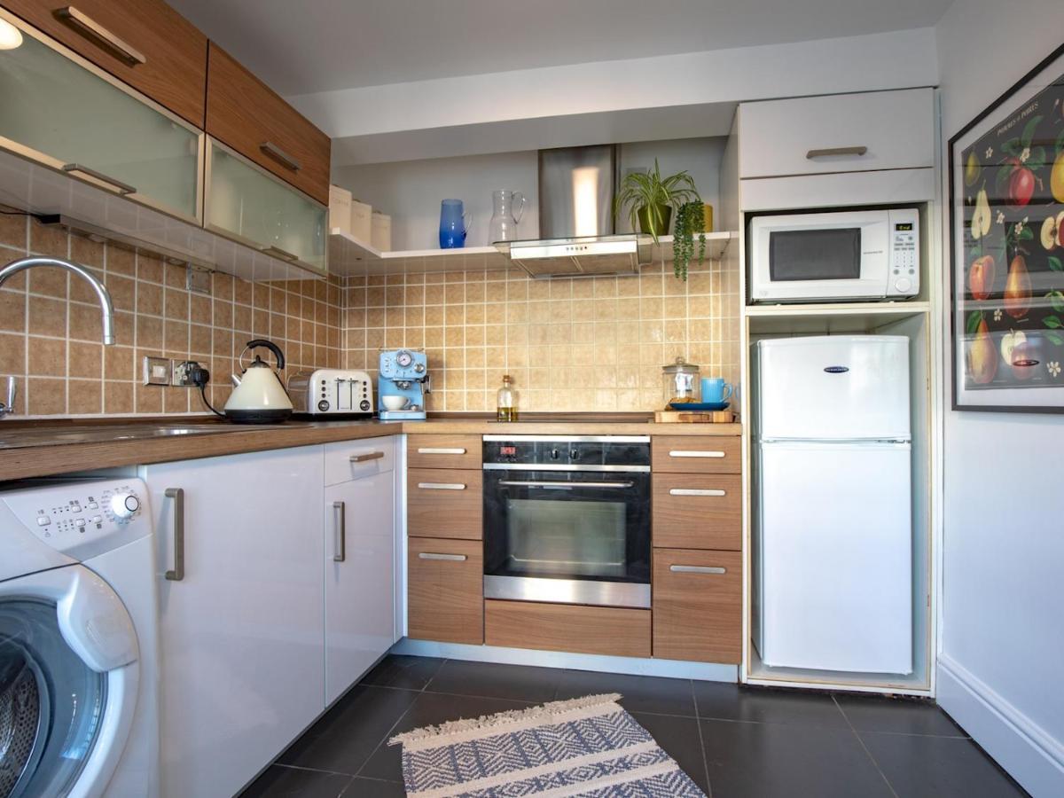 שרוסברי Pass The Keys Art Deco Inspired Apartment With Roof Top Views מראה חיצוני תמונה
